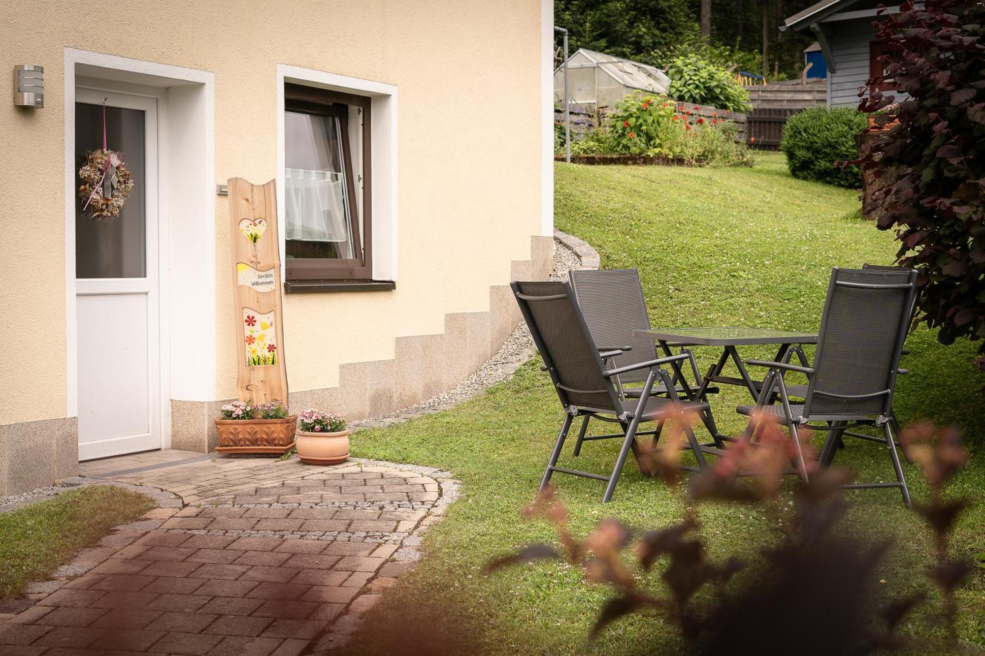 Buchen Blick - Ruhige Moderne Ferienwohnung 82Qm. Fichtelberg Exterior photo